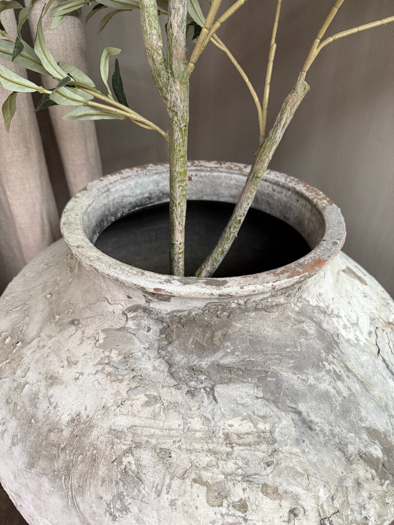 Oude waterkruik - My Sober Home