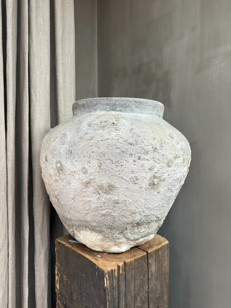 Oude waterkruik - My Sober Home