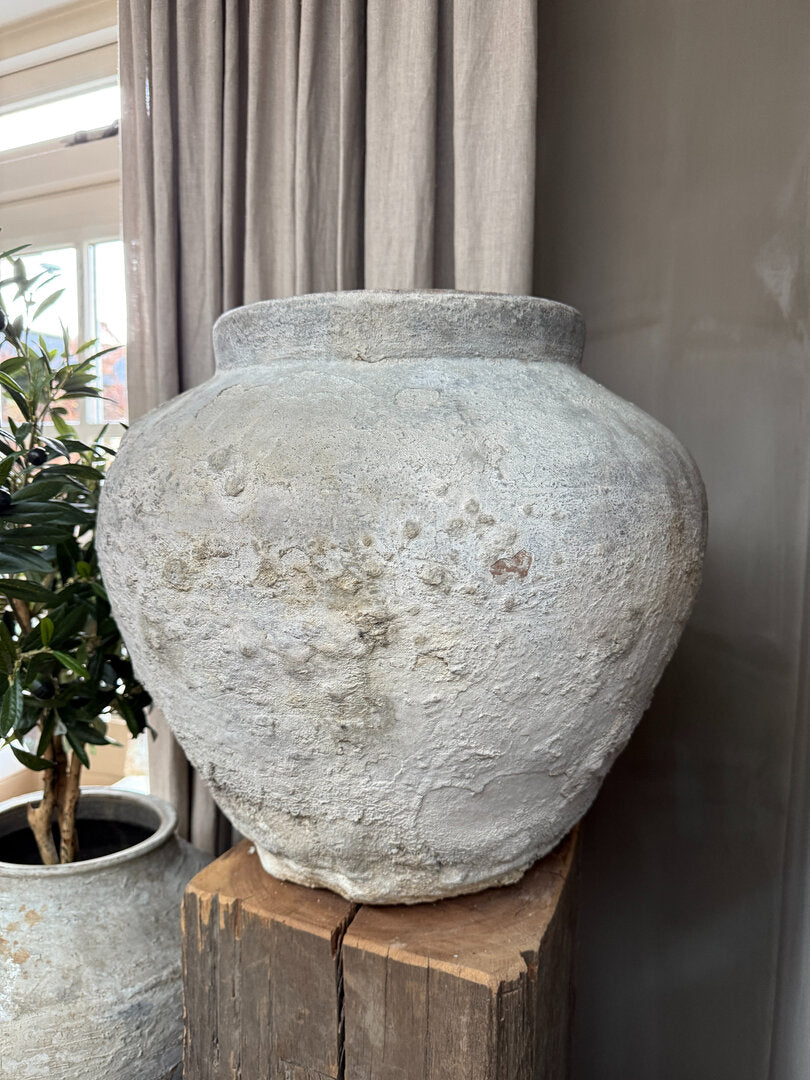 Oude waterkruik - My Sober Home