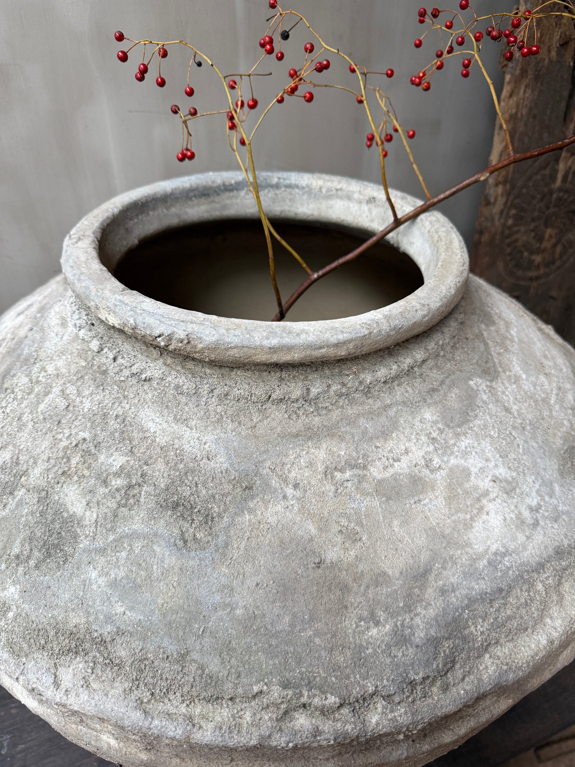 Oude waterkruik - My Sober Home