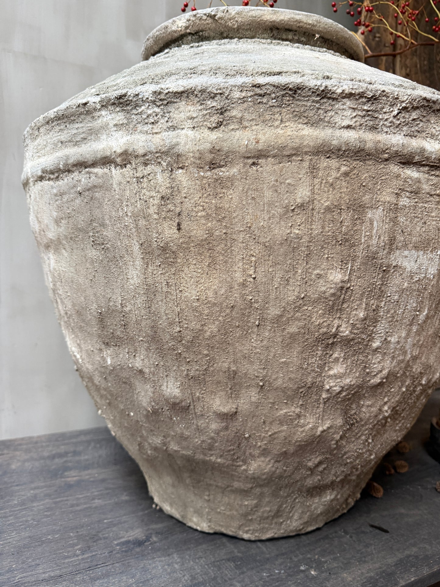 Oude waterkruik - My Sober Home